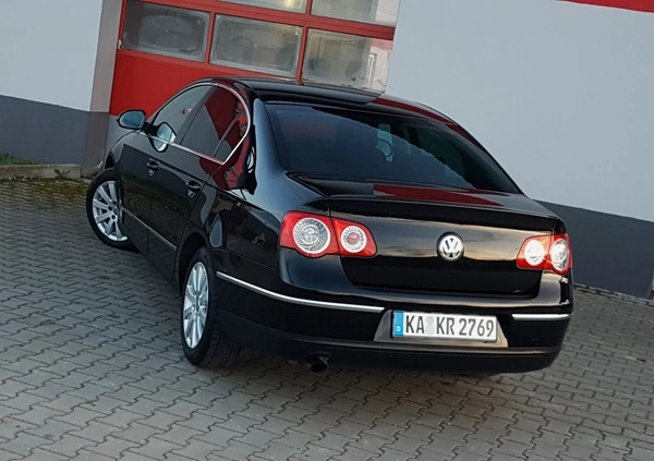 Volkswagen Passat cena 21900 przebieg: 159000, rok produkcji 2005 z Mielec małe 172